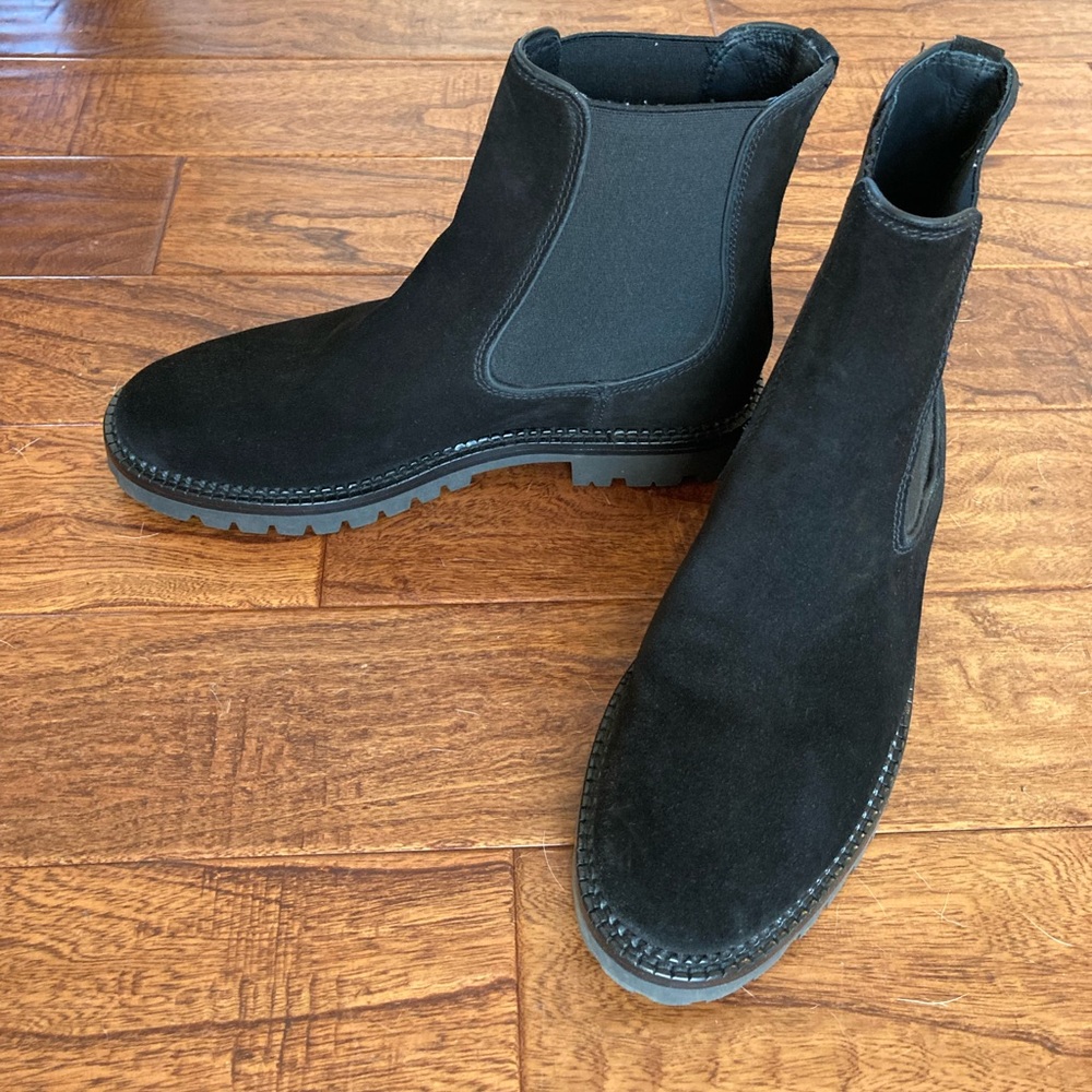 Like-new Vince black suede boots 9.5